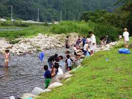 川遊びが楽しめます！