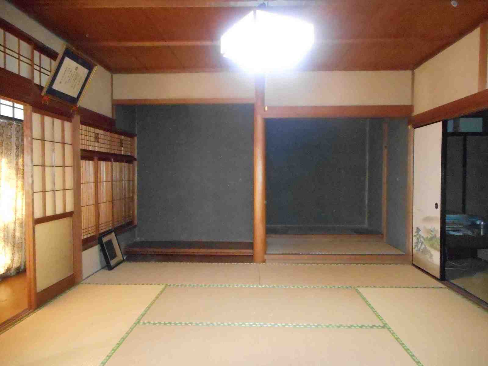 周りを田んぼに囲まれた 門扉とお庭のある大きな和風住宅です 空き家バンク 佐用定住 移住支援サイト 周りを田んぼに囲まれた 門扉とお庭のある大きな和風住宅です 空き家バンク 佐用定住 移住支援サイト