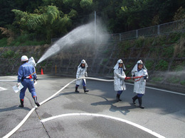 消火栓による消火訓練